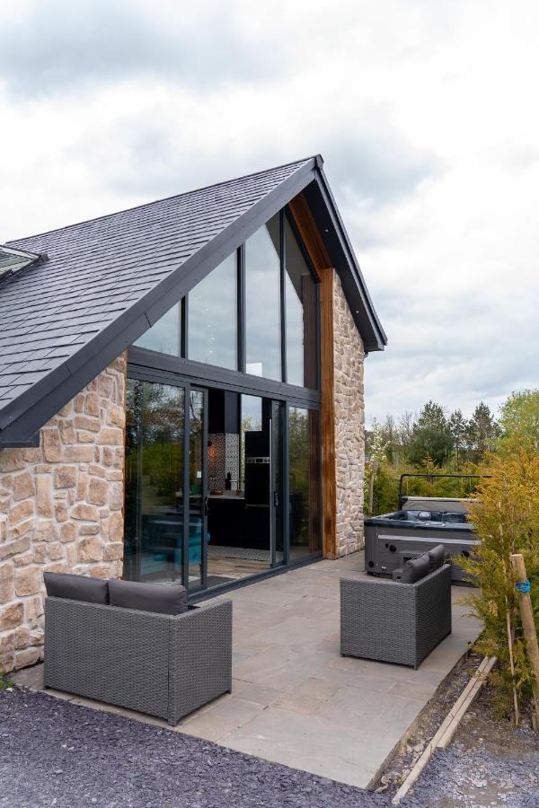 Plas Coch Luxury Barn Лланддейниолен Экстерьер фото