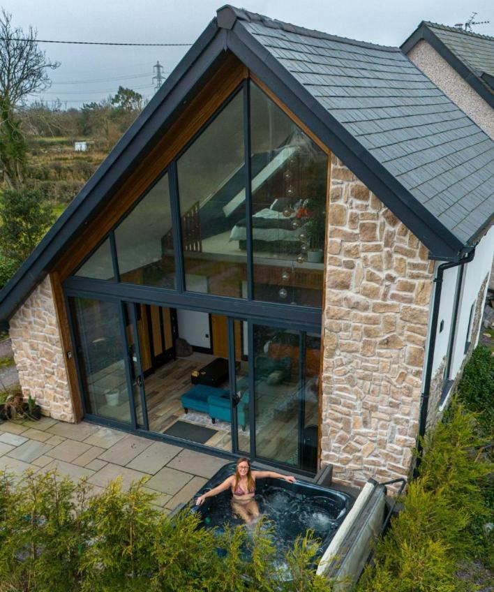 Plas Coch Luxury Barn Лланддейниолен Экстерьер фото